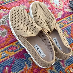 Steve Madden Women's Beige Perforated Sneakers